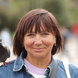 Referenz Silvia - Frau mit braunen Haaren