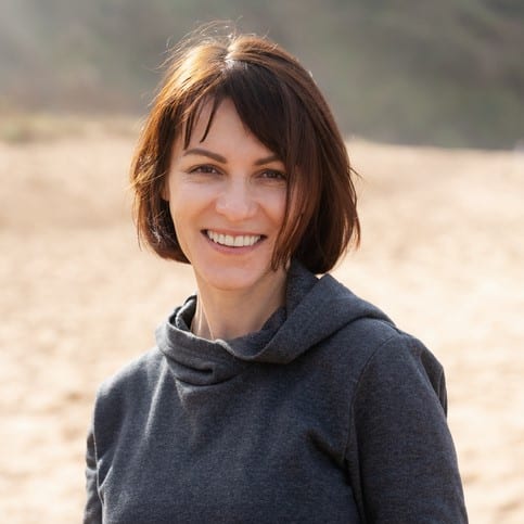 Fernstudiumcheck Referenz Melanie SMMSPCC - Portrait of a middle aged brunette woman